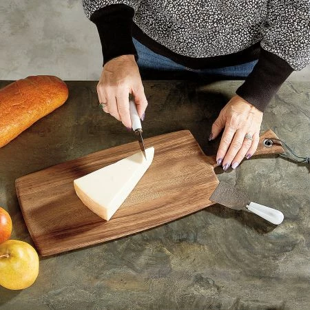 Give Thanks Engraved Wood Paddle Cutting Board 3 Give Thanks Engraved Wood Paddle Cutting Board - Image 3